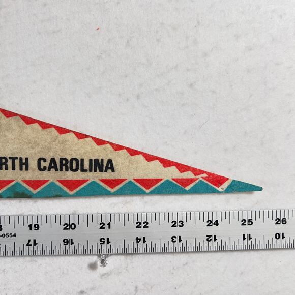 Cherokee Indian Reservation VINTAGE '70s Felt Pennant 25" North Carolina Smokies - Picture 2 of 9